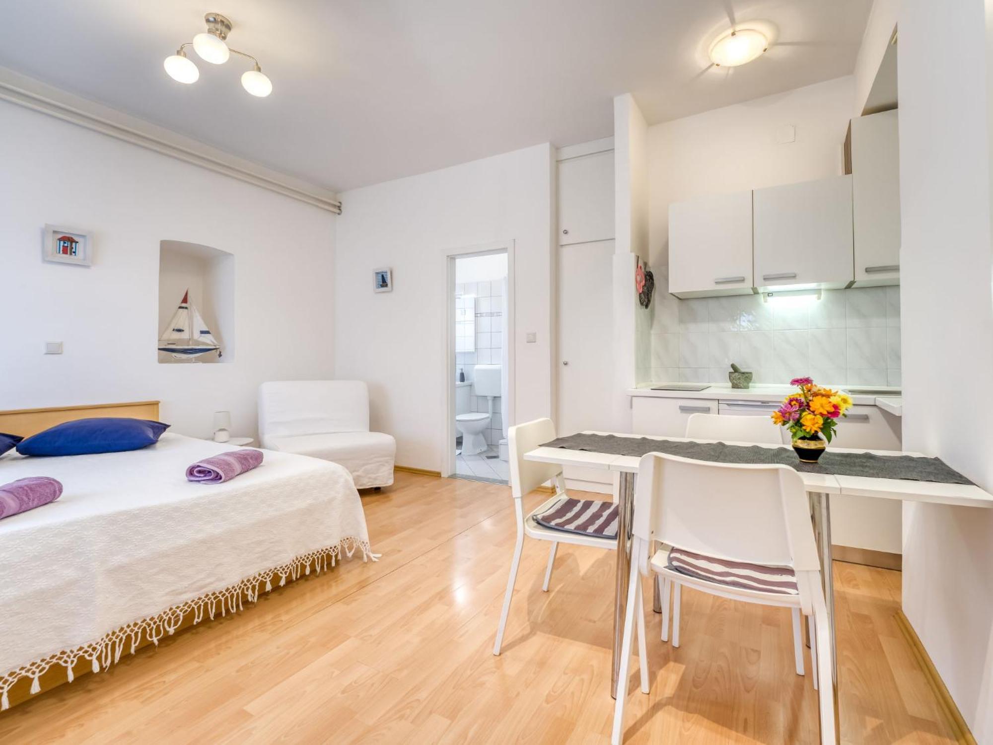 Apartment Emil By Interhome Laurana Esterno foto